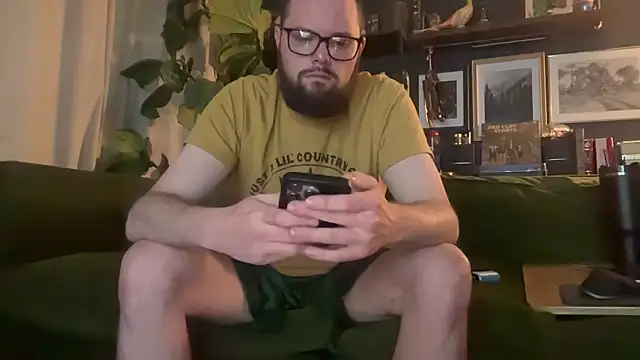 guywyo online show from May 16, 2026, 2:41 am