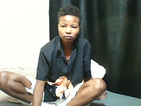 Snapshot of Bambybeauty2 chatting on June 18, 2026, 5:19 am Bambybeauty2 online show from June 18, 2026, 5:19 am