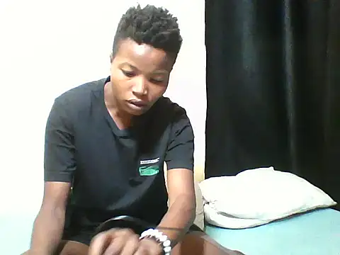 Snapshot of Bambybeauty2 chatting on June 24, 2026, 5:17 am Bambybeauty2 online show from June 24, 2026, 5:17 am