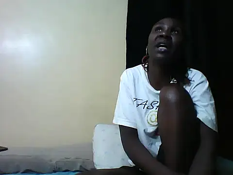 Snapshot of Bambybeauty2 chatting on June 25, 2026, 5:34 am Bambybeauty2 online show from June 25, 2026, 5:34 am