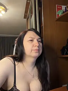 EvaBeautyXxX online show from June 14, 2026, 4:36 am