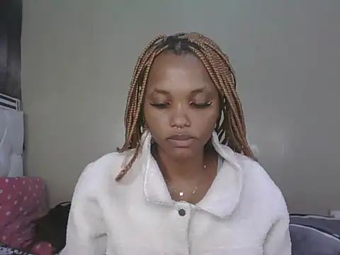 Snapshot of PrettyT5 chatting on June 16, 2026, 11:02 am PrettyT5 online show from June 16, 2026, 11:02 am