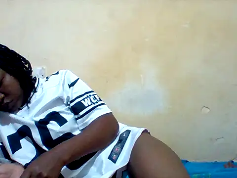 Snapshot of Camilla-Sweets chatting on May 23, 2026, 2:50 am Camilla-Sweets online show from May 23, 2026, 2:50 am