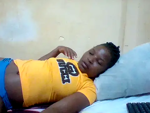 Snapshot of Camilla-Sweets chatting on June 8, 2026, 4:40 pm Camilla-Sweets online show from June 8, 2026, 4:40 pm