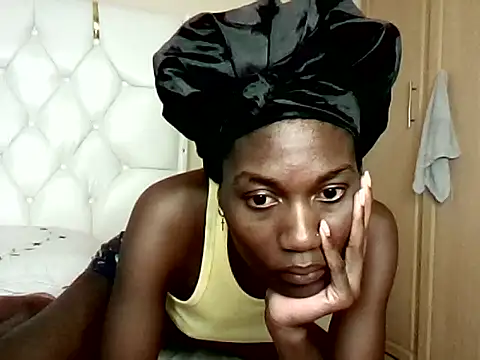 Snapshot of hornygirlzy chatting on May 17, 2026, 5:05 am hornygirlzy online show from May 17, 2026, 5:05 am