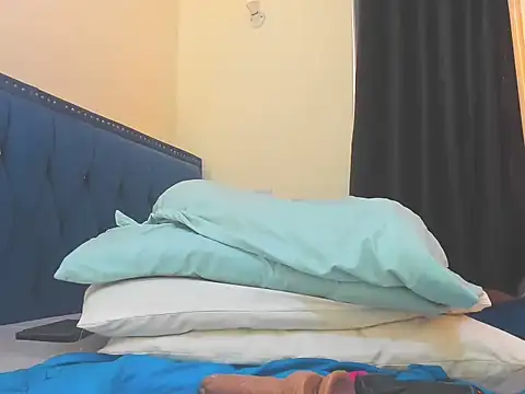Snapshot of Miss_Orgasm48 chatting on June 3, 2026, 5:43 am Miss Orgasm48 online show from June 3, 2026, 5:43 am