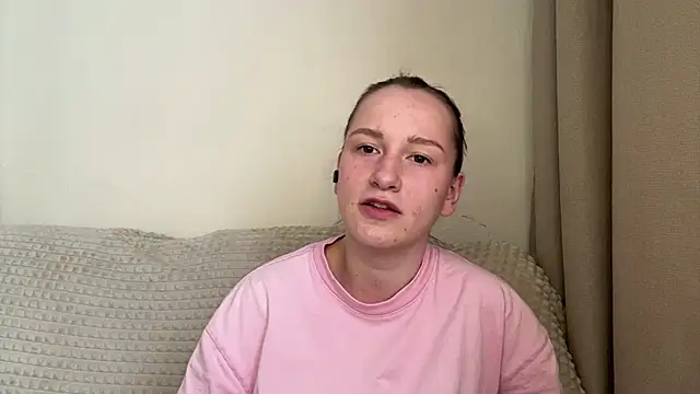 Snapshot of RhondaBessler chatting on May 19, 2026, 2:12 pm RhondaBessler online show from May 19, 2026, 2:12 pm