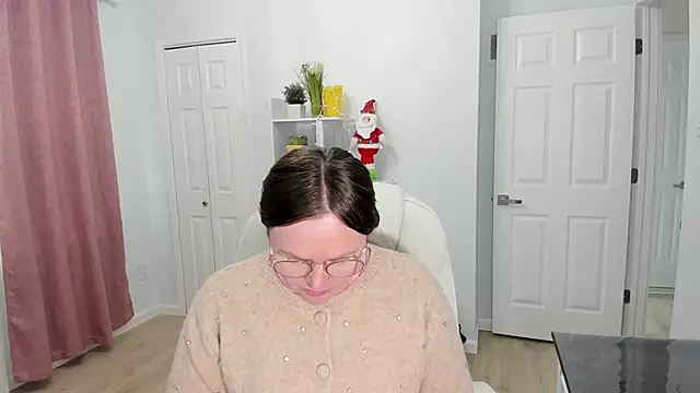 Vika73 online show from December 17, 2024, 4:11 pm