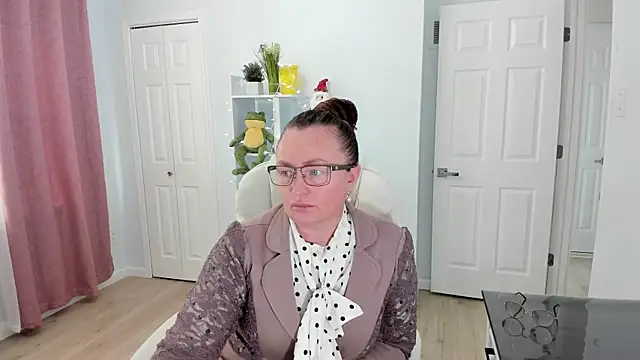 Vika73 online show from December 18, 2024, 4:17 pm