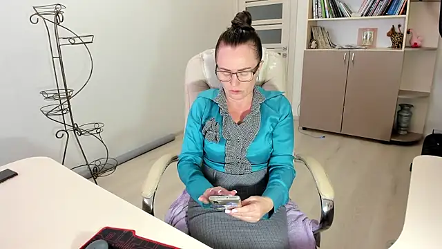 Vika73 online show from November 11, 2025, 12:38 pm