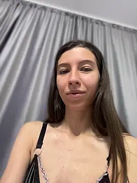 Snapshot of LunaWillsX chatting on May 21, 2026, 6:42 am LunaWillsX online show from May 21, 2026, 6:42 am