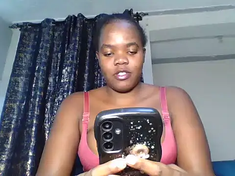 Snapshot of summerdivah chatting on June 21, 2026, 1:24 pm summerdivah online show from June 21, 2026, 1:24 pm