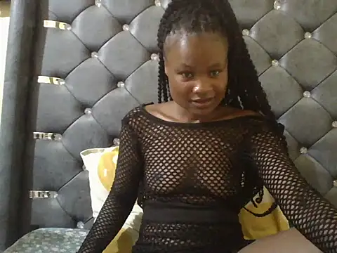 queenivy1 online show from May 20, 2026, 1:50 pm