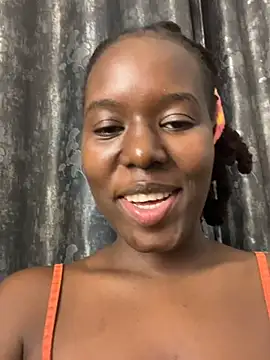Snapshot of Lushlola254 chatting on May 17, 2026, 8:05 pm Lushlola254 online show from May 17, 2026, 8:05 pm