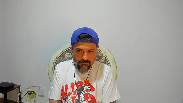 Snapshot of Miguel_angeel_ chatting on June 7, 2026, 2:48 am Miguel angeel online show from June 7, 2026, 2:48 am