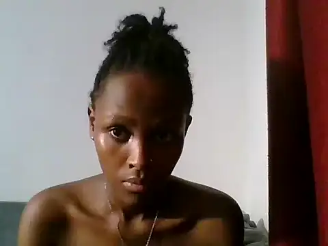 Snapshot of Sleek_petite chatting on June 11, 2026, 12:32 am Sleek petite online show from June 11, 2026, 12:32 am