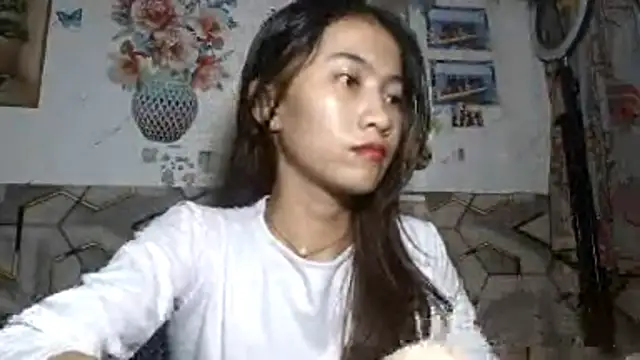 Snapshot of DeeannGunby chatting on June 7, 2026, 4:33 pm DeeannGunby online show from June 7, 2026, 4:33 pm