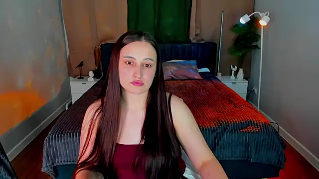 Elizabet Colllins online show from June 7, 2026, 4:33 pm