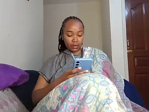 Snapshot of atara_seren chatting on June 17, 2026, 11:27 pm atara seren online show from June 17, 2026, 11:27 pm