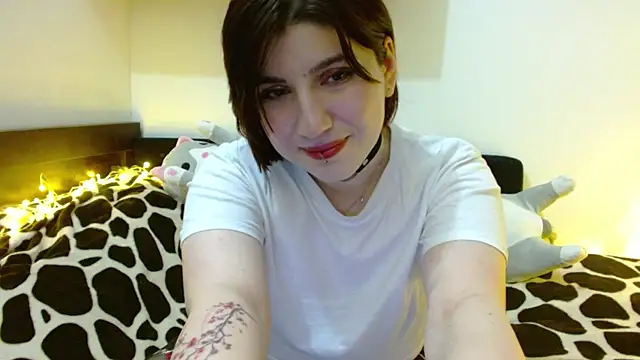 Snapshot of Oriana_secret chatting on May 30, 2026, 8:11 am Oriana secret online show from May 30, 2026, 8:11 am