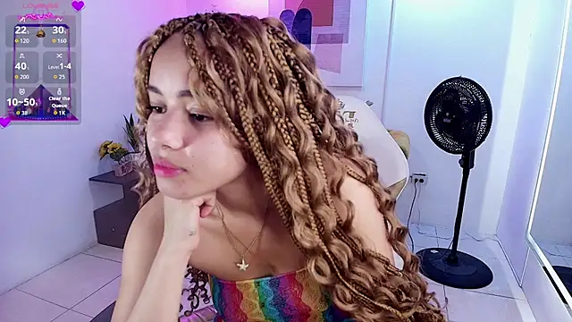 Snapshot of Baby_curly chatting on July 2, 2026, 7:31 pm Baby curly online show from July 2, 2026, 7:31 pm