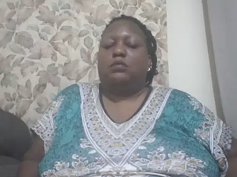 Snapshot of fat_ebonyqueen chatting on June 20, 2026, 12:03 am fat ebonyqueen online show from June 20, 2026, 12:03 am