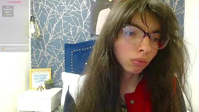 Snapshot of Allyshon_ chatting on June 5, 2026, 8:58 pm Allyshon online show from June 5, 2026, 8:58 pm