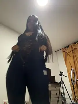 NoahJade online show from July 5, 2026, 1:01 am