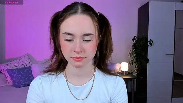 Lilit Dream online show from June 11, 2026, 2:33 am