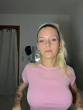 Snapshot of AnnaCherie chatting on June 6, 2026, 5:50 pm AnnaCherie online show from June 6, 2026, 5:50 pm