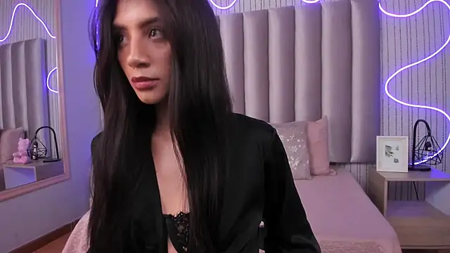 Snapshot of LOLA_NOVAMD chatting on May 20, 2026, 12:44 pm LOLA NOVAMD online show from May 20, 2026, 12:44 pm