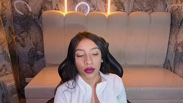 Snapshot of Adarasuri_v chatting on July 1, 2026, 3:08 am Adarasuri v online show from July 1, 2026, 3:08 am