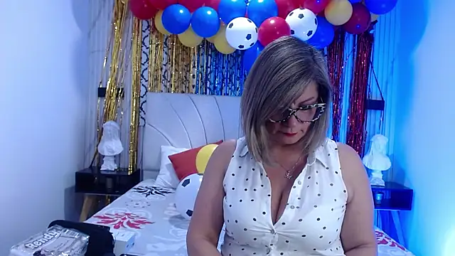 Snapshot of Samantha_Brm chatting on June 30, 2026, 8:21 pm Samantha Brm online show from June 30, 2026, 8:21 pm