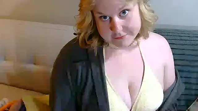 Snapshot of heyheyitssage chatting on May 23, 2026, 4:00 pm heyheyitssage online show from May 23, 2026, 4:00 pm