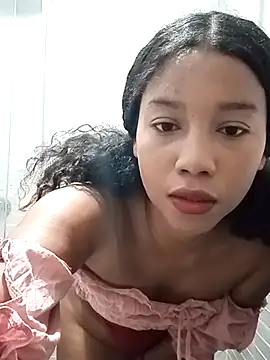 Snapshot of Luna_Lunera04 chatting on May 22, 2026, 5:36 am Luna Lunera04 online show from May 22, 2026, 5:36 am