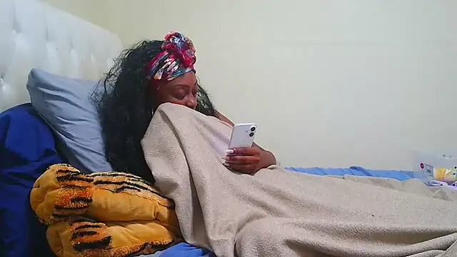 Snapshot of Prettylondond chatting on July 16, 2026, 2:28 am Prettylondond online show from July 16, 2026, 2:28 am