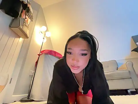Snapshot of Caramelbbyxx chatting on June 14, 2026, 1:36 am Caramelbbyxx online show from June 14, 2026, 1:36 am