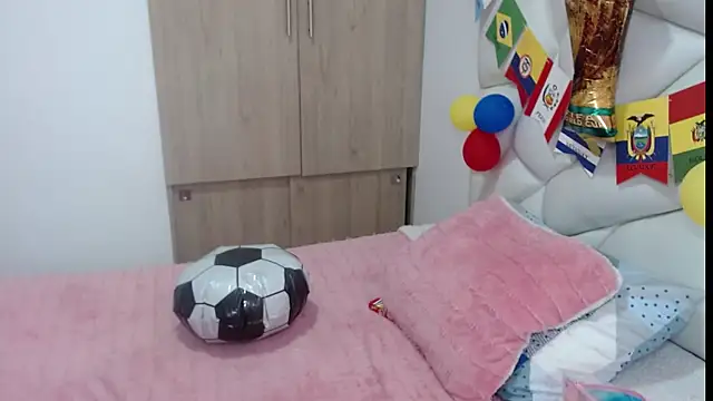 Snapshot of Valeria_Santos_ chatting on June 18, 2026, 1:48 pm Valeria Santos online show from June 18, 2026, 1:48 pm