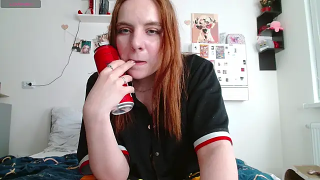 Snapshot of Candy_Queen__ chatting on May 26, 2026, 4:25 pm Candy Queen online show from May 26, 2026, 4:25 pm