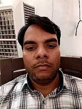 Snapshot of SnowedQuire chatting on May 22, 2026, 5:47 am SnowedQuire online show from May 22, 2026, 5:47 am