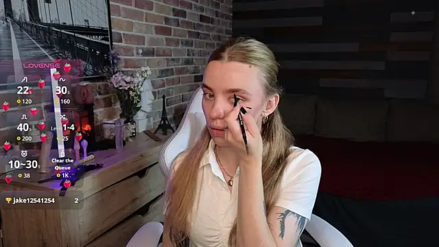 Snapshot of eva_swetty chatting on June 2, 2026, 9:17 pm eva swetty online show from June 2, 2026, 9:17 pm