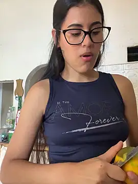 Snapshot of chanelDM chatting on May 28, 2026, 2:47 pm chanelDM online show from May 28, 2026, 2:47 pm