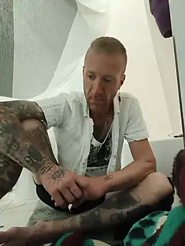Snapshot of Bottomkinktwink chatting on May 21, 2026, 7:48 am Bottomkinktwink online show from May 21, 2026, 7:48 am