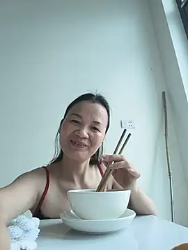 Snapshot of Lye_lovely chatting on June 28, 2026, 2:39 am Lye lovely online show from June 28, 2026, 2:39 am