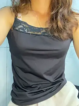 Miuuu22 online show from June 10, 2026, 11:13 pm