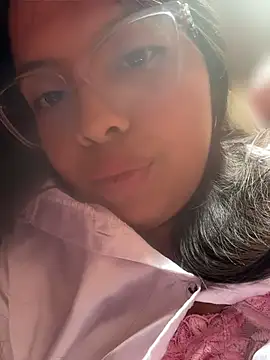 HannieBeautie online show from June 25, 2026, 8:13 pm