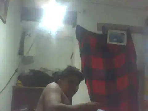 Snapshot of Tromg228 chatting on May 21, 2026, 5:53 pm Tromg228 online show from May 21, 2026, 5:53 pm