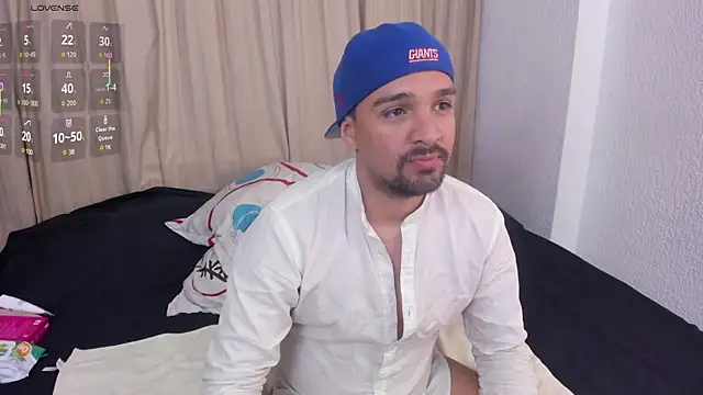 Snapshot of max_ed chatting on June 5, 2026, 5:47 am max ed online show from June 5, 2026, 5:47 am