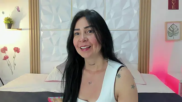 Snapshot of Anniee_333 chatting on June 22, 2026, 3:09 pm Anniee 333 online show from June 22, 2026, 3:09 pm