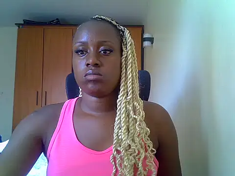 Snapshot of slimshazie chatting on May 22, 2026, 8:32 am slimshazie online show from May 22, 2026, 8:32 am